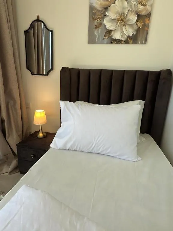 Appartamento Nuchii Ho Stel Dubai
